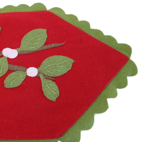 mistletoe Christmas table runner with scalloped edges